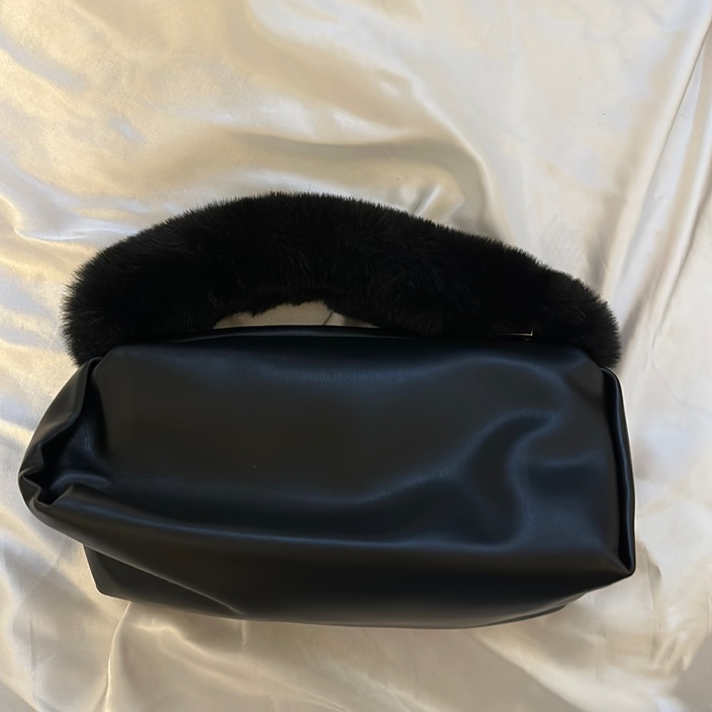 Black purse fur trim